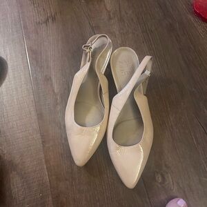 Naturalizer Cream High Heeled Pumps